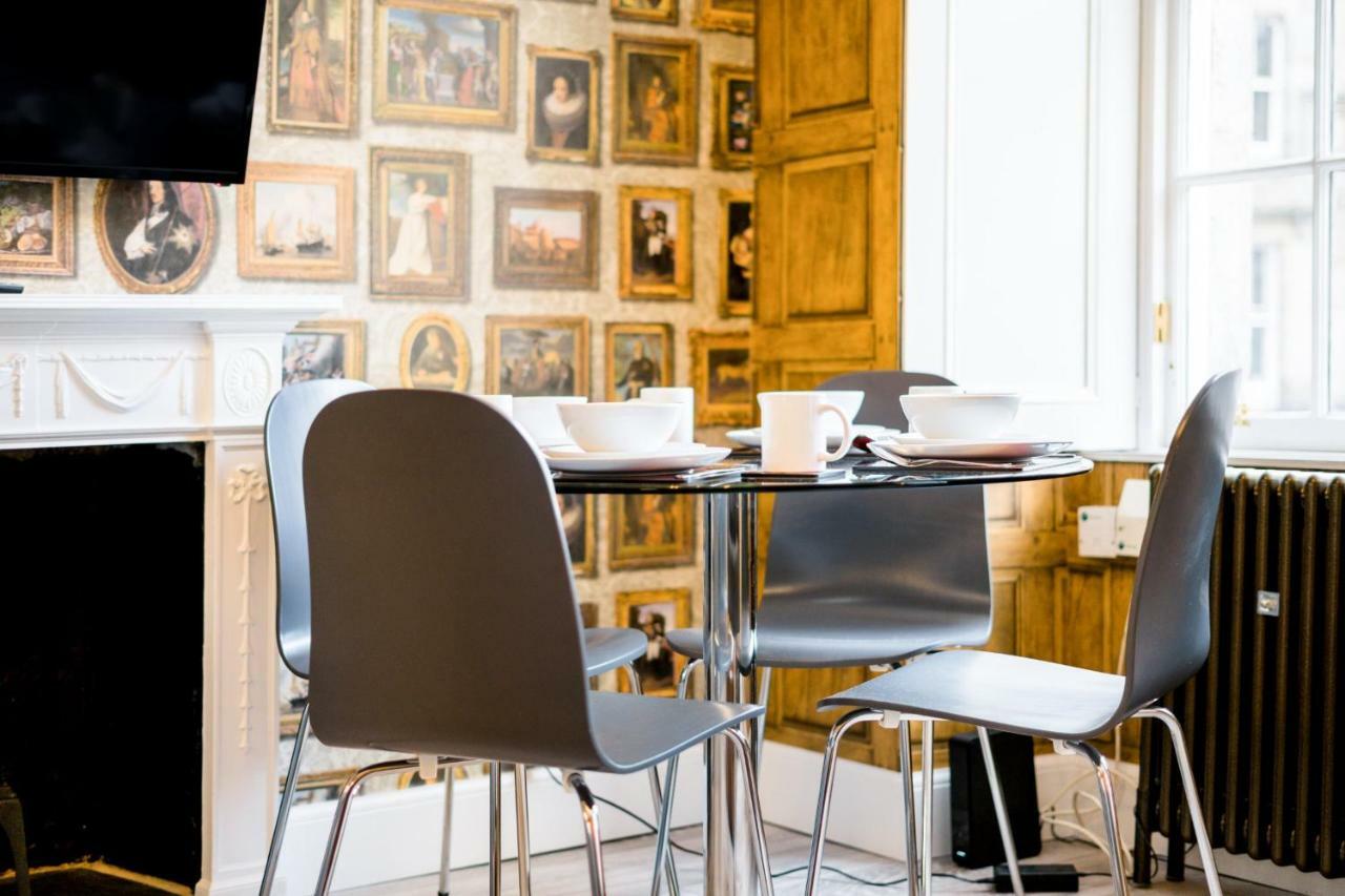 West Bow - Magical Harry Potter-Inspired Flat Near Edinburgh Castle Apartment ภายนอก รูปภาพ